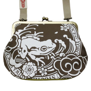 がま口バッグ　ラベル柄　茶　マチヒワ